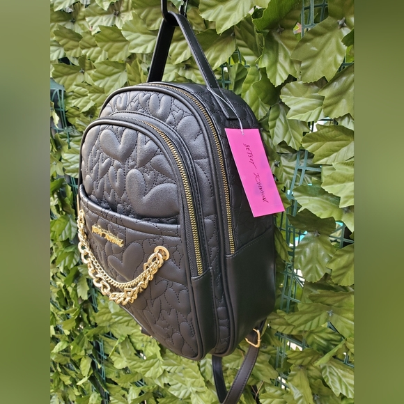 Betsy Johnson soft faux leather quilted medium backpack/purse NWT - Picture 2 of 10